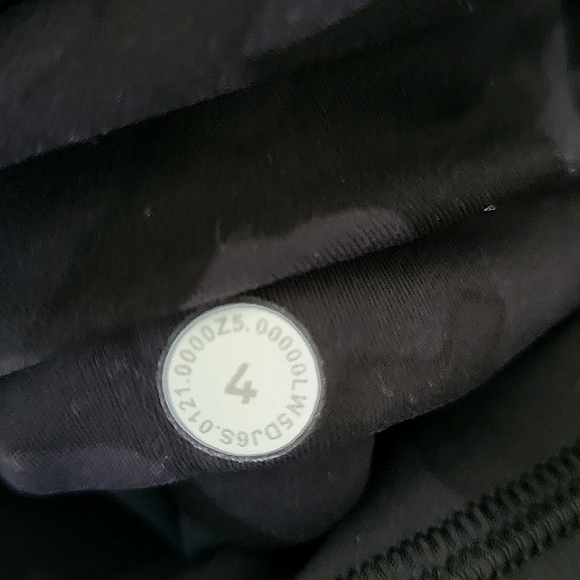 Lululemon Invigorate HR 28", Full Length, Size 2,4. - Picture 15 of 16